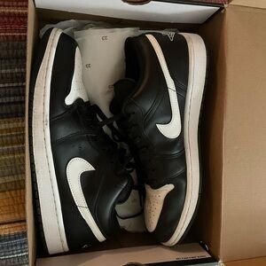 Jordan Black and White 1s Low Like New